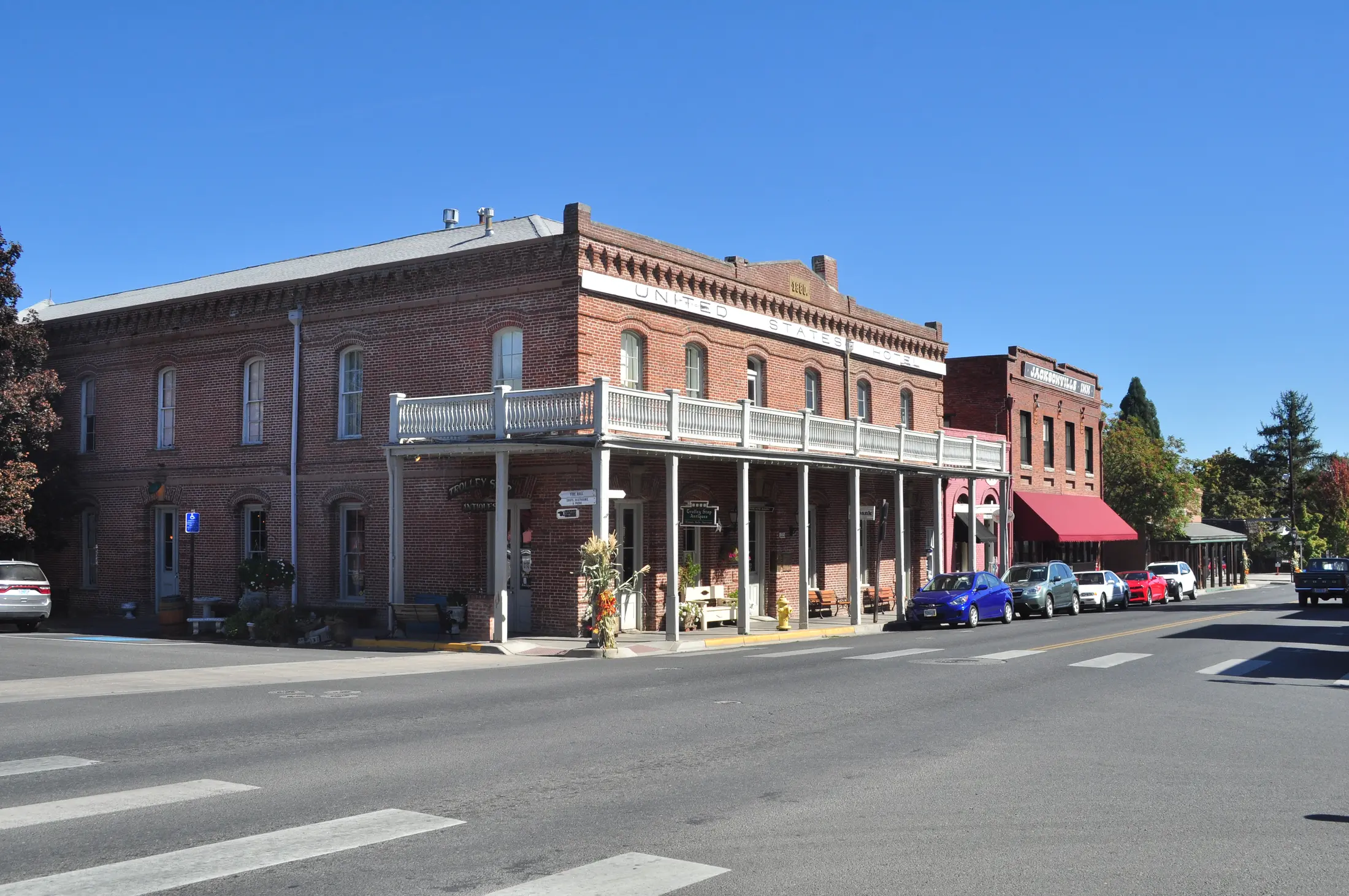 United States Hotel and historic California Street in Jacksonville